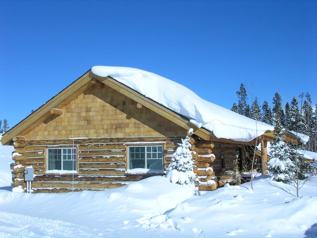 Cowboy Heaven Cabins Big Sky Exterior photo