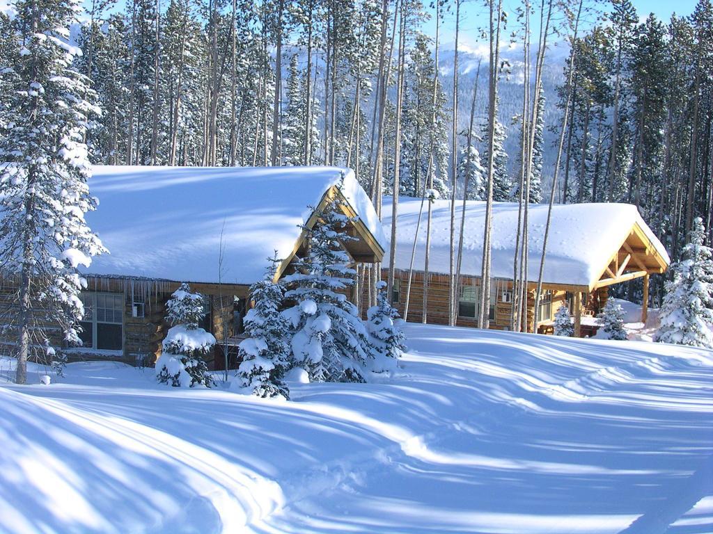 Cowboy Heaven Cabins Big Sky Exterior photo